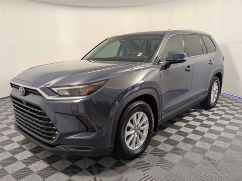 Certified 2024 Toyota Grand Highlander FWD image 2