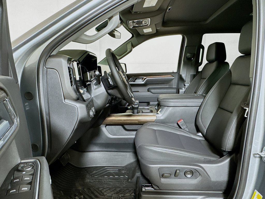 New 2026 Chevrolet Silverado 1500 RST w/ Dark Appearance Package AWD/4WD image 12