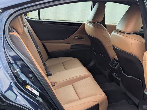 Used 2019 Lexus ES 350 image 12