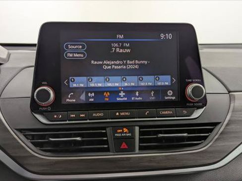 Used 2025 Nissan Altima 2.5 SV FWD image 27