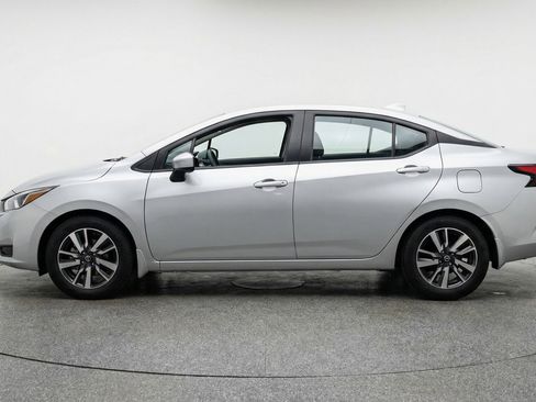 Used 2025 Nissan Versa SV FWD image 5