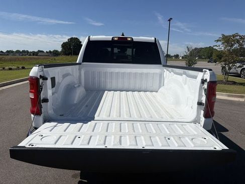 Used 2025 RAM 1500 Laramie AWD/4WD image 18