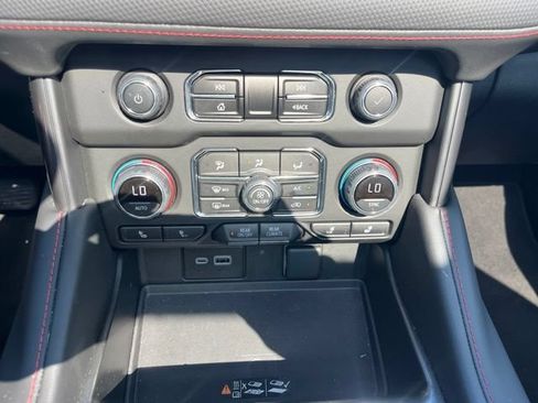 Used 2024 Chevrolet Suburban RST w/ Luxury Package RWD image 32