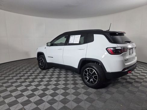 Certified 2025 Jeep Compass Trailhawk w/ Trailhawk Convenience Group AWD/4WD image 8