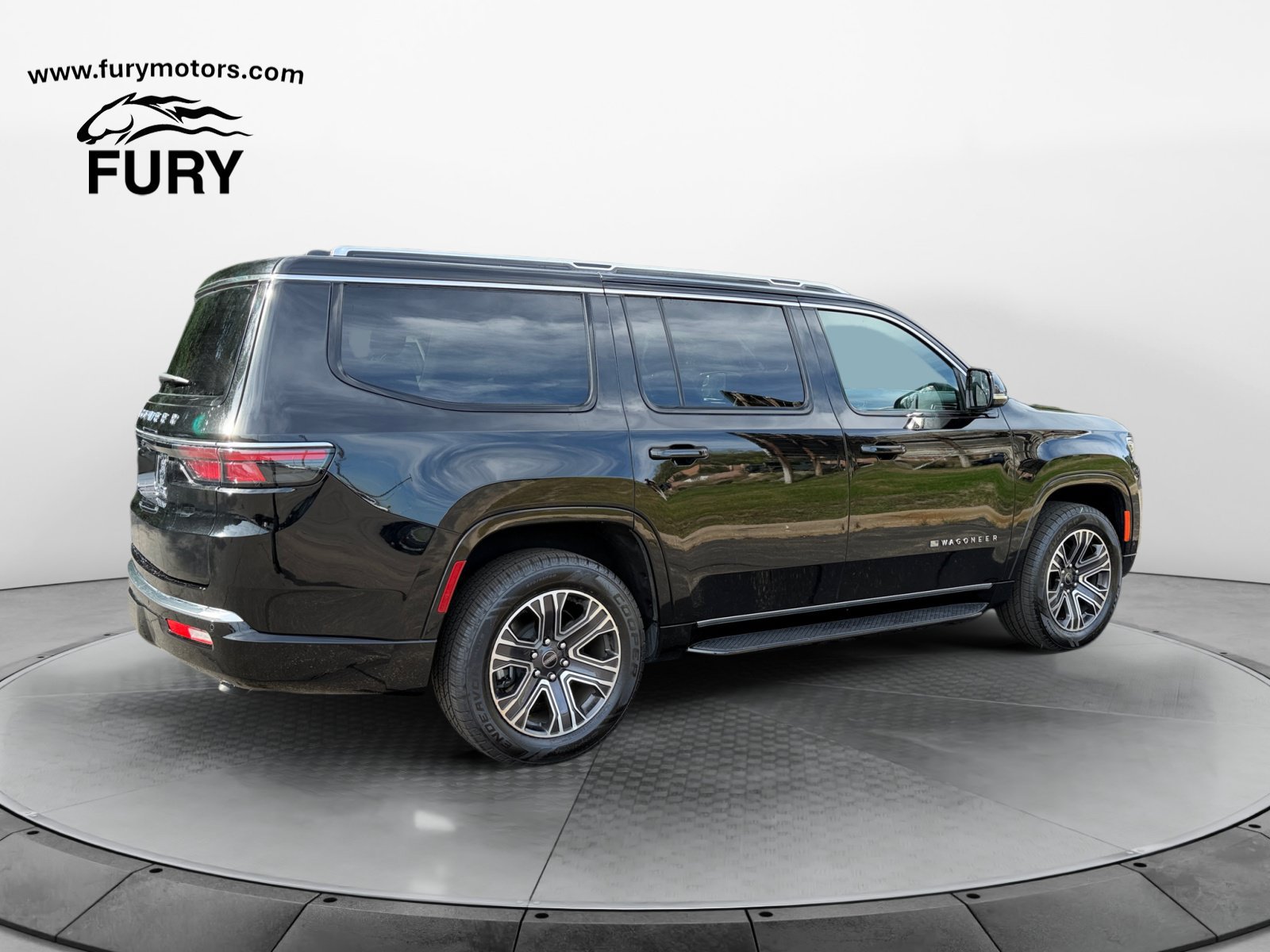Used 2025 Jeep Wagoneer Series II AWD/4WD image 4