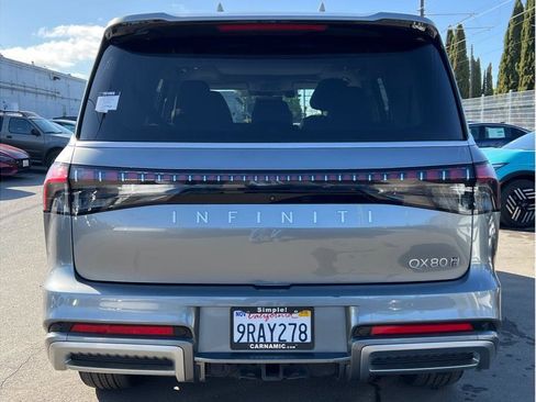 Used 2025 INFINITI QX80 Sensory AWD/4WD image 4