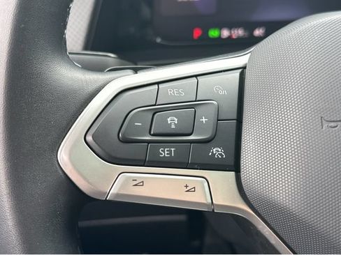 Used 2024 Volkswagen Atlas Peak Edition SE AWD/4WD image 34