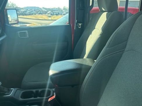 Used 2024 Jeep Wrangler Sport S image 4