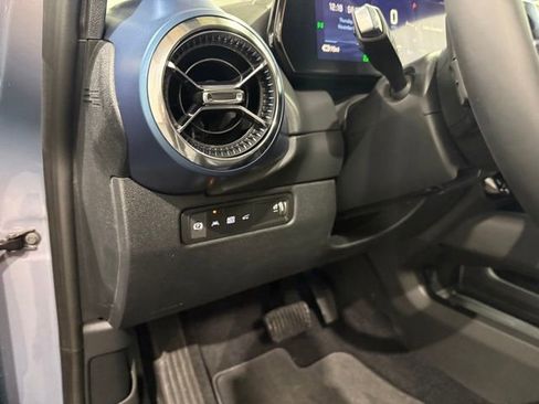 New 2026 Chevrolet Equinox EV LT AWD/4WD image 16