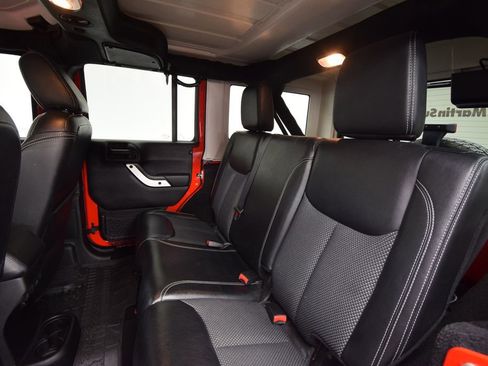 Used 2015 Jeep Wrangler Unlimited Sahara image 24
