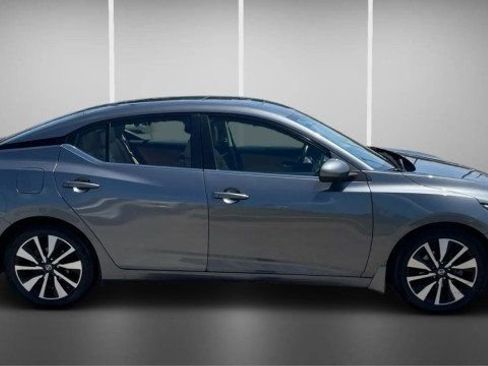 Used 2023 Nissan Sentra SV w/ SV Premium Package FWD image 7