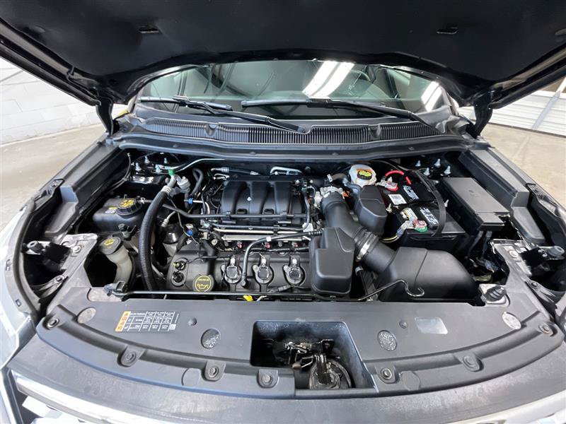Used 2019 Ford Explorer XLT w/ Equipment Group 201A AWD/4WD image 31
