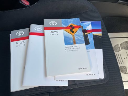 Used 2014 Toyota RAV4 XLE image 32