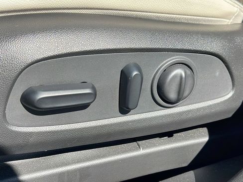 Used 2020 Buick Encore GX Essence w/ Advanced Technology Package image 11