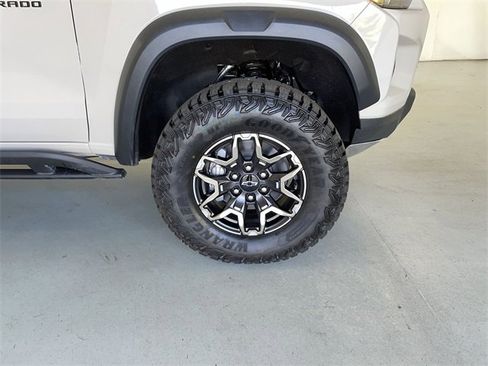 New 2026 Chevrolet Colorado ZR2 w/ Technology Package image 14