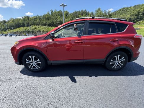 Used 2017 Toyota RAV4 LE w/ All Weather Liner Package AWD/4WD image 4