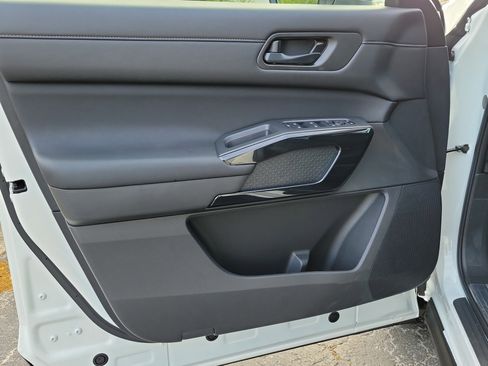 New 2026 Nissan Pathfinder SV image 11