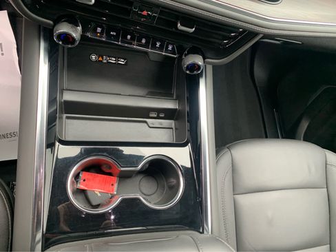 Used 2025 Chevrolet Tahoe Z71 image 20