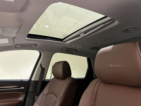Used 2021 Buick Enclave Avenir w/ Avenir Technology Package image 18
