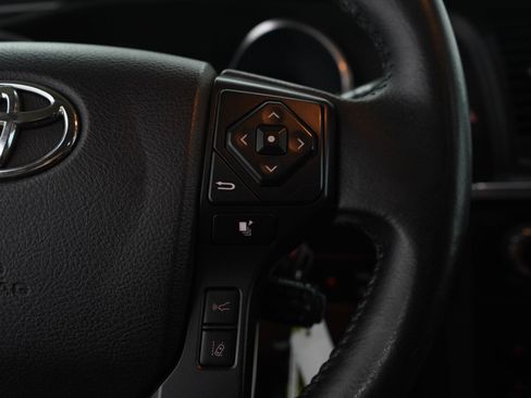 Used 2019 Toyota Sequoia Platinum AWD/4WD image 35