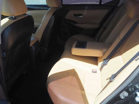 Used 2023 Nissan Sentra SV w/ SV Premium Package FWD image 14