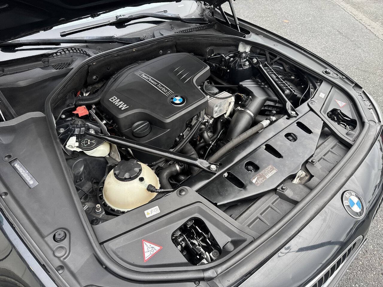 Used 2013 BMW 528i xDrive Sedan AWD/4WD image 14