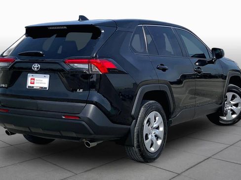 Used 2022 Toyota RAV4 LE FWD image 13