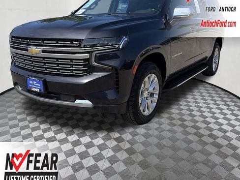 Used 2024 Chevrolet Suburban Premier AWD/4WD image 2