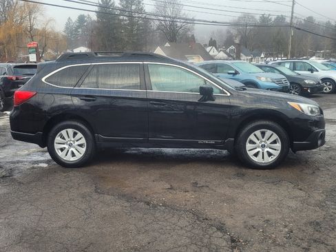 Used 2015 Subaru Outback 2.5i Premium image 9