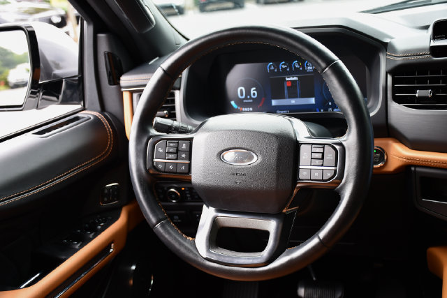 Used 2024 Ford Expedition Max Platinum AWD/4WD image 19