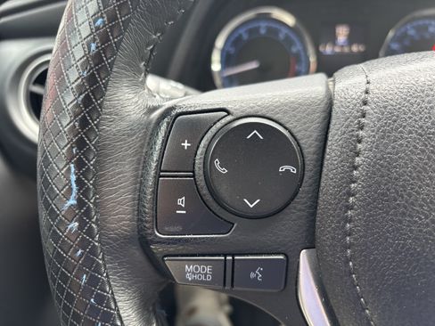 Used 2018 Toyota Corolla SE w/ Carpet Mat Package (TMS) FWD image 19