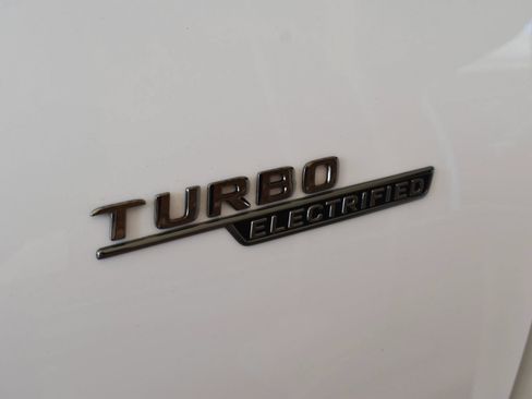 Used 2023 Mercedes-Benz C 43 AMG 4MATIC Sedan image 48