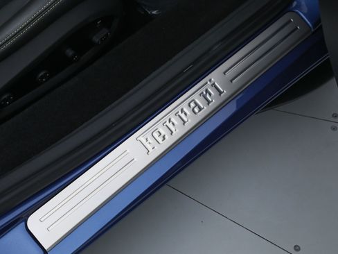 Certified 2023 Ferrari F8 Tributo RWD image 25