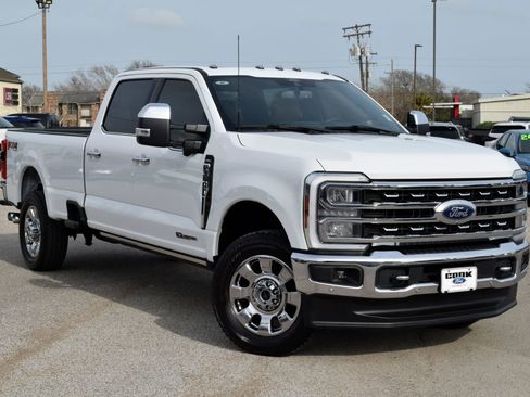 Used 2024 Ford F350 Lariat w/ Lariat Ultimate Package image 3