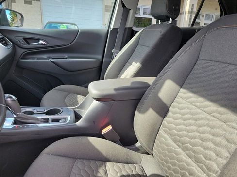 Used 2019 Chevrolet Equinox LT w/ Driver Convenience Package image 19