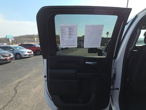 Used 2025 Chevrolet Silverado 2500 Custom w/ Custom Value Package image 27