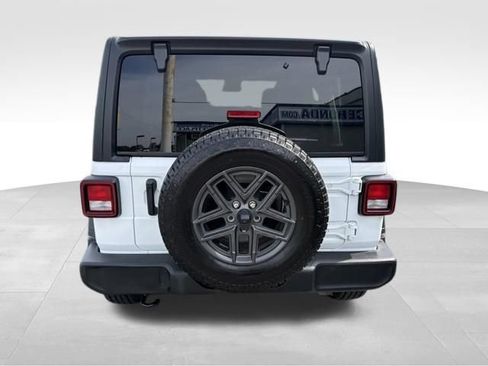 Used 2024 Jeep Wrangler Unlimited Sport AWD/4WD image 7