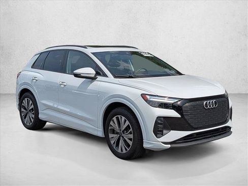 Certified 2025 Audi Q4 e-tron Premium w/ Convenience Package RWD image 3