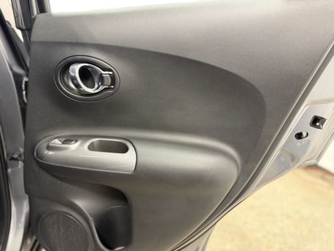 Used 2016 Nissan Juke S FWD image 29