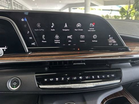 Used 2022 Cadillac Escalade ESV Premium Luxury AWD/4WD image 25