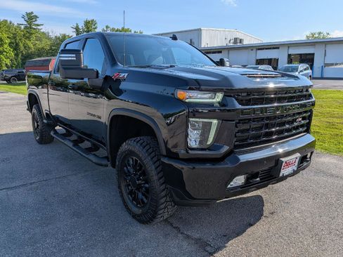 Used 2022 Chevrolet Silverado 2500 LTZ w/ LTZ Plus Package AWD/4WD image 3