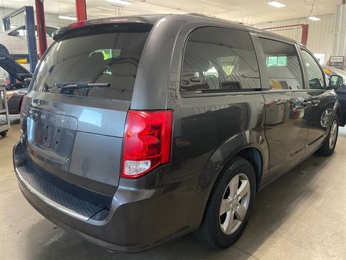 Used 2020 Dodge Grand Caravan SE w/ SE Plus Group FWD image 6