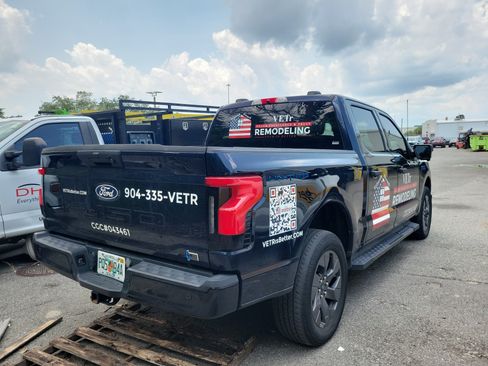 Used 2024 Ford F150 Lightning XLT AWD/4WD image 4