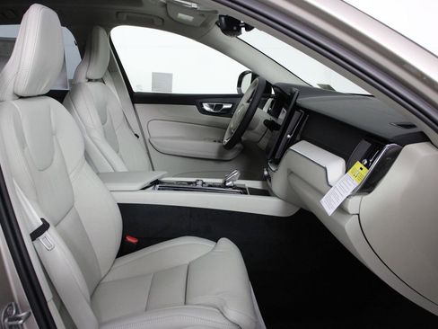 New 2026 Volvo XC60 T8 Ultra w/ Protection Package Premier AWD/4WD image 10