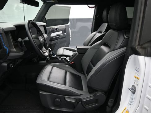Certified 2024 Ford Bronco Black Diamond AWD/4WD image 9