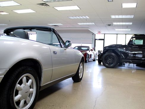 Used 1991 MAZDA MX-5 Miata image 40