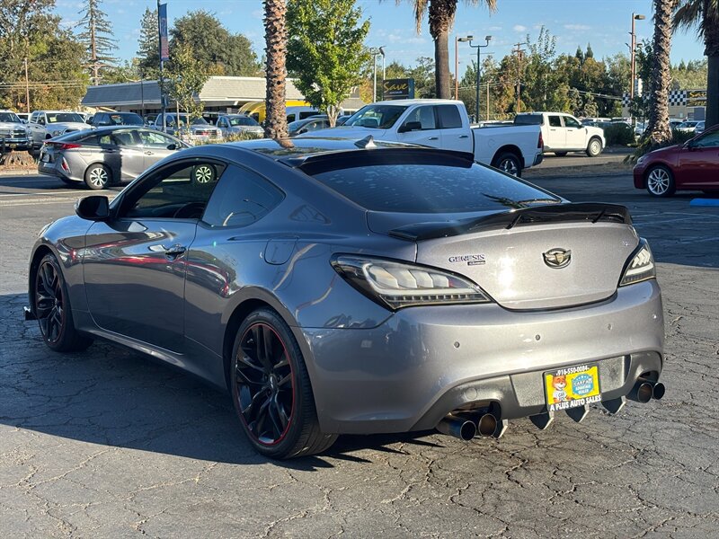 Used 2016 Hyundai Genesis Coupe 3.8 RWD image 5