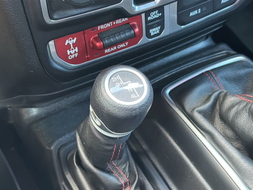 Used 2022 Jeep Wrangler Unlimited Rubicon w/ LED Lighting Group AWD/4WD image 37