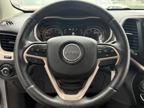 Used 2015 Jeep Cherokee Latitude AWD/4WD image 10