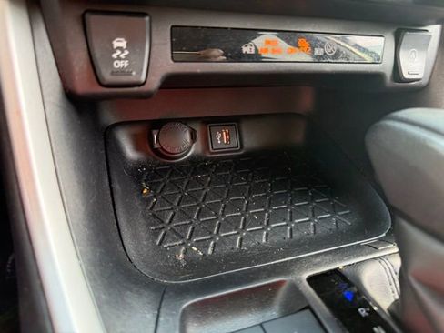 Used 2025 Toyota RAV4 XLE image 17